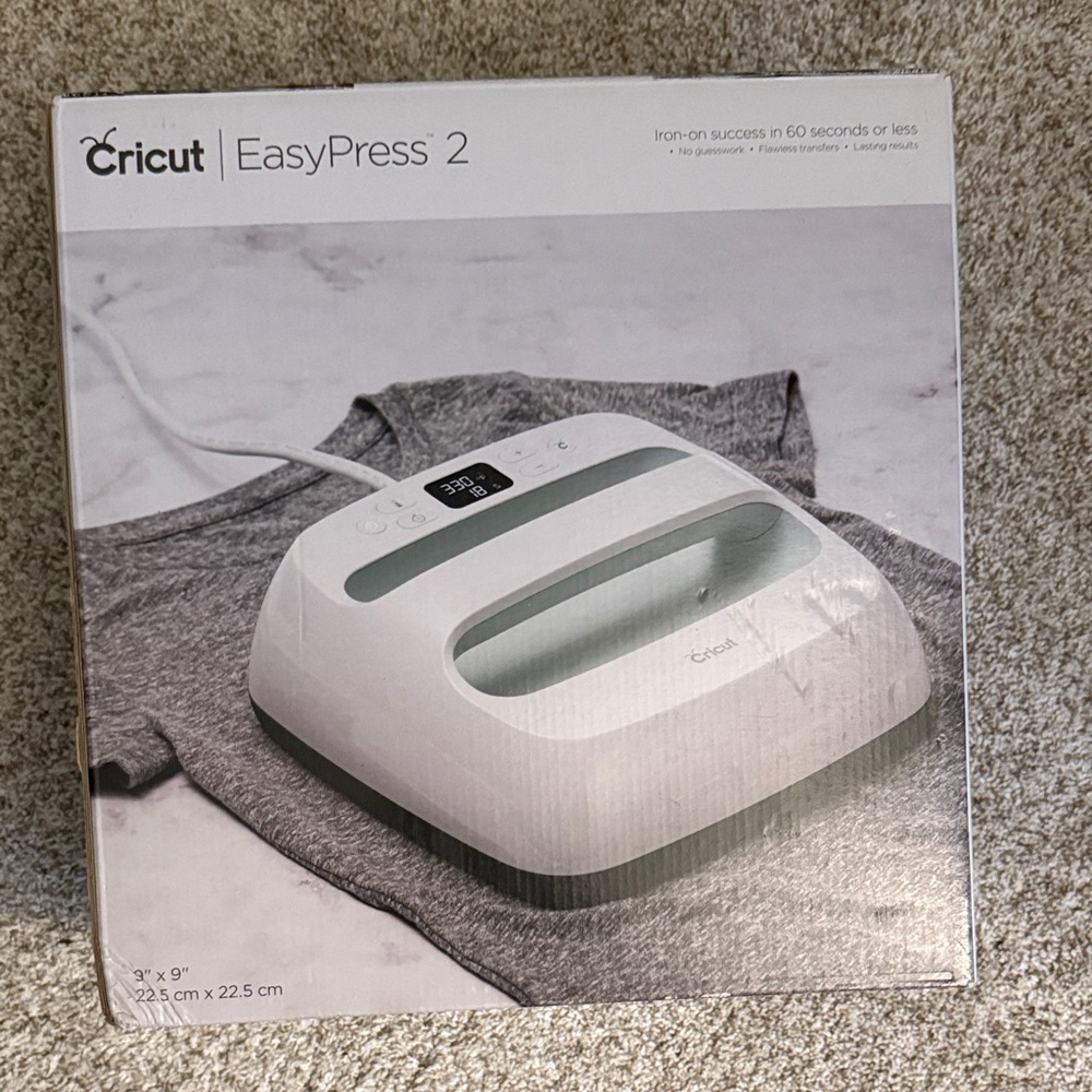 Cricut EasyPress 2 - White and Gray